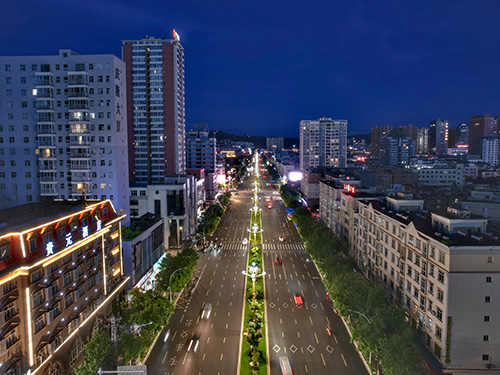 龙马路路灯更新改造接近尾声.jpg