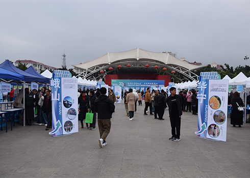 2025年“春风行动”招聘会达成就业意向1200余人1.jpg